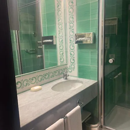 Stanza 505 Royal بيت ضيافة 3*